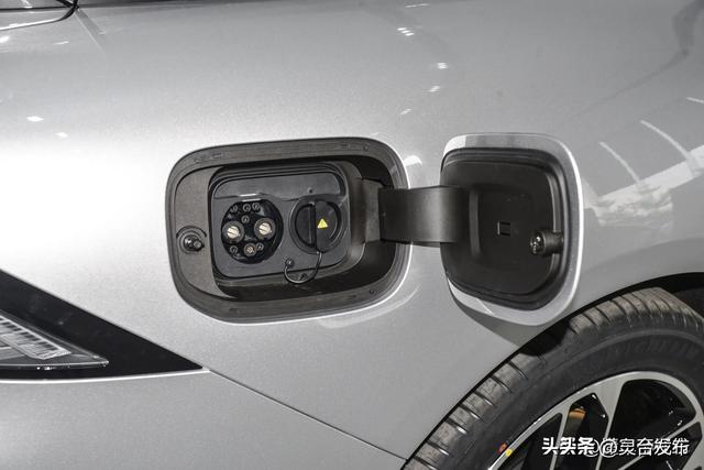 新车 - 国内20.98万元起，搭纯视觉智驾方案，小鹏P7+正式开启预售