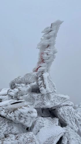 多次登冰晶顶的爬山者：“小小某山，拿捏”心态不可取，经常遇变天，石海下撤最危险