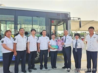 25年安全行驶60多万公里零事故这名女司机“到站”退休“又上车”